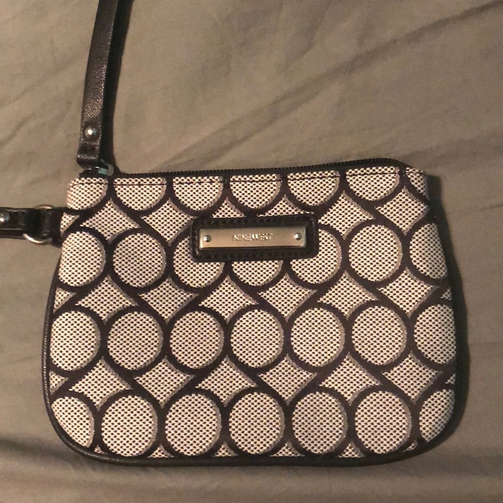 Nine West wristlet NEVER USED